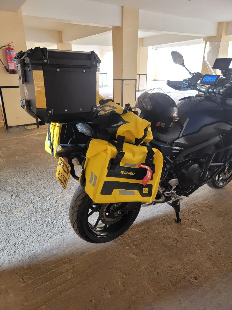 Yamaha Tracer 900GT — pannier rack installation — photo 2